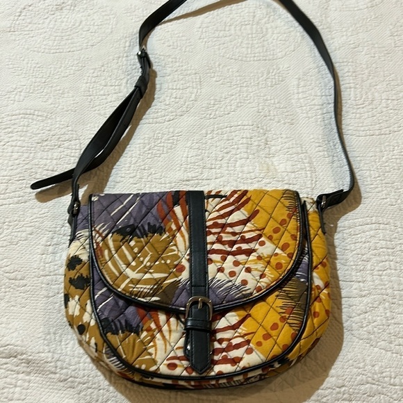 Vera Bradley Handbags - Vera Bradly Crossbody